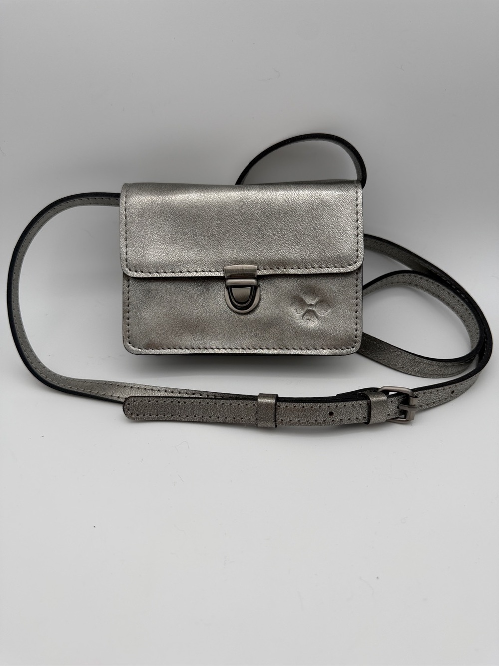 Patricia Nash Mini Lanza Leather Crossbody Meallic Silver Evening Bag Date Night